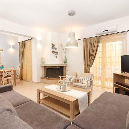 Charming And Comfy House Daire Agia Marina Dış mekan fotoğraf