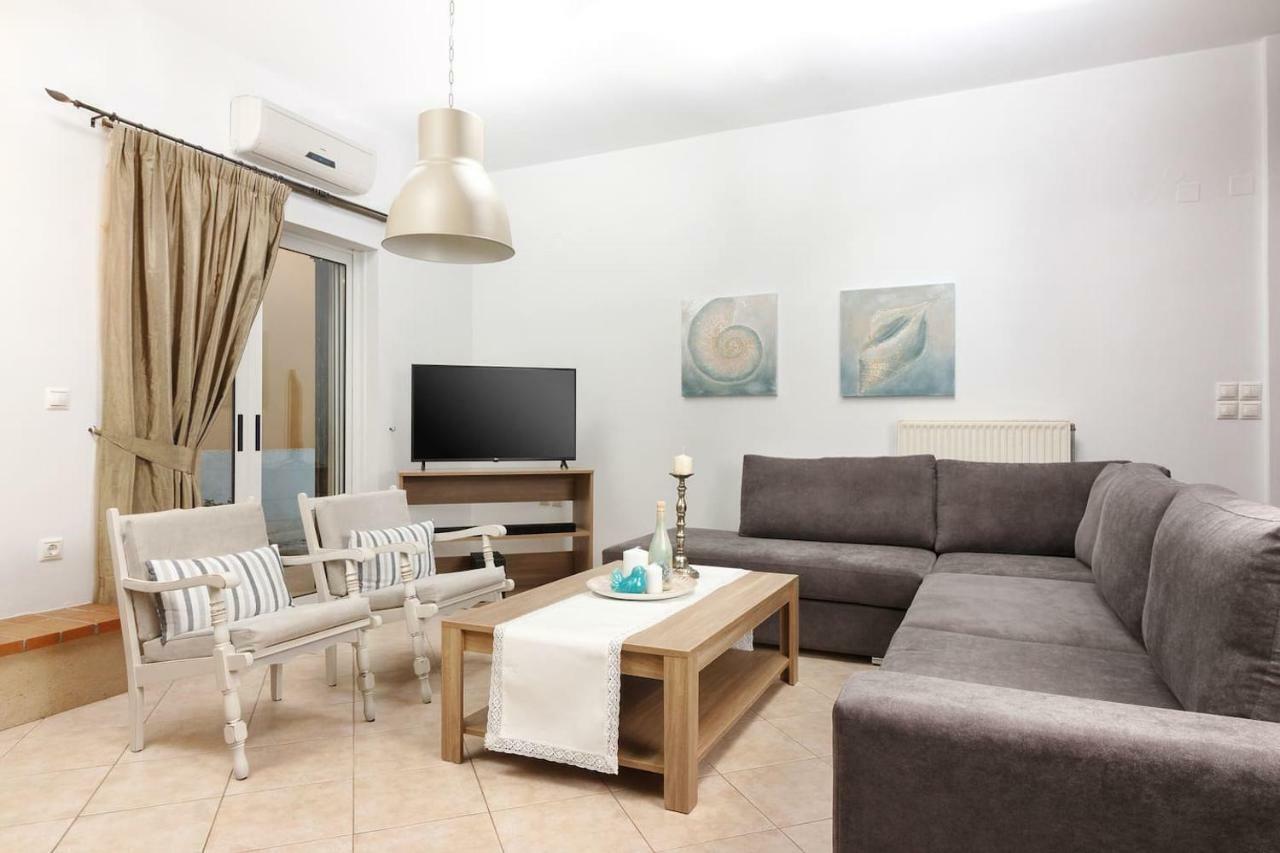 Charming And Comfy House Daire Agia Marina Dış mekan fotoğraf